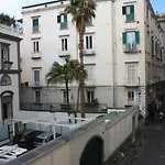 Residence Appartamenti Santa Teresa A Chiaia